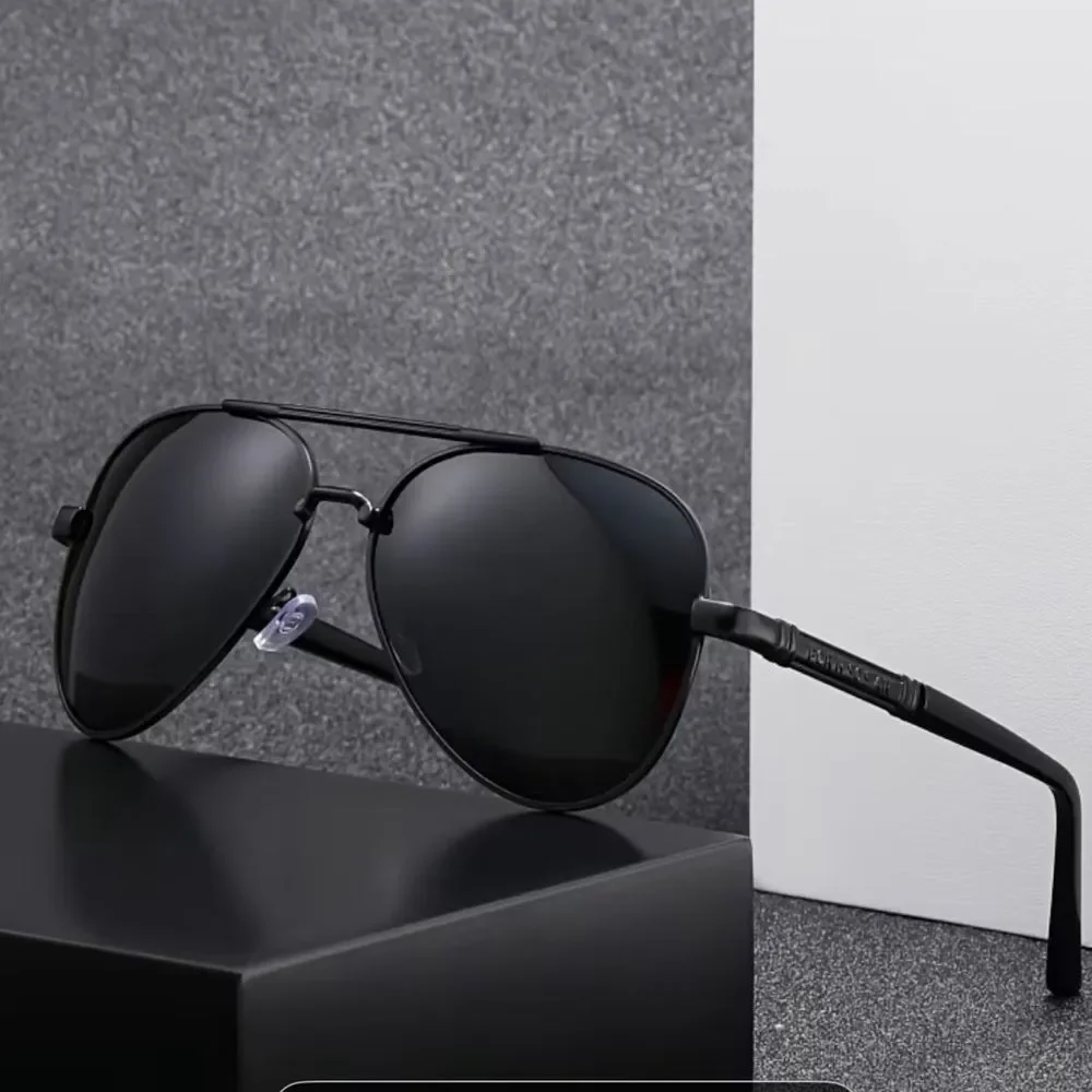 Men's Black Aviator Sunglasses - Classic Polarized Style